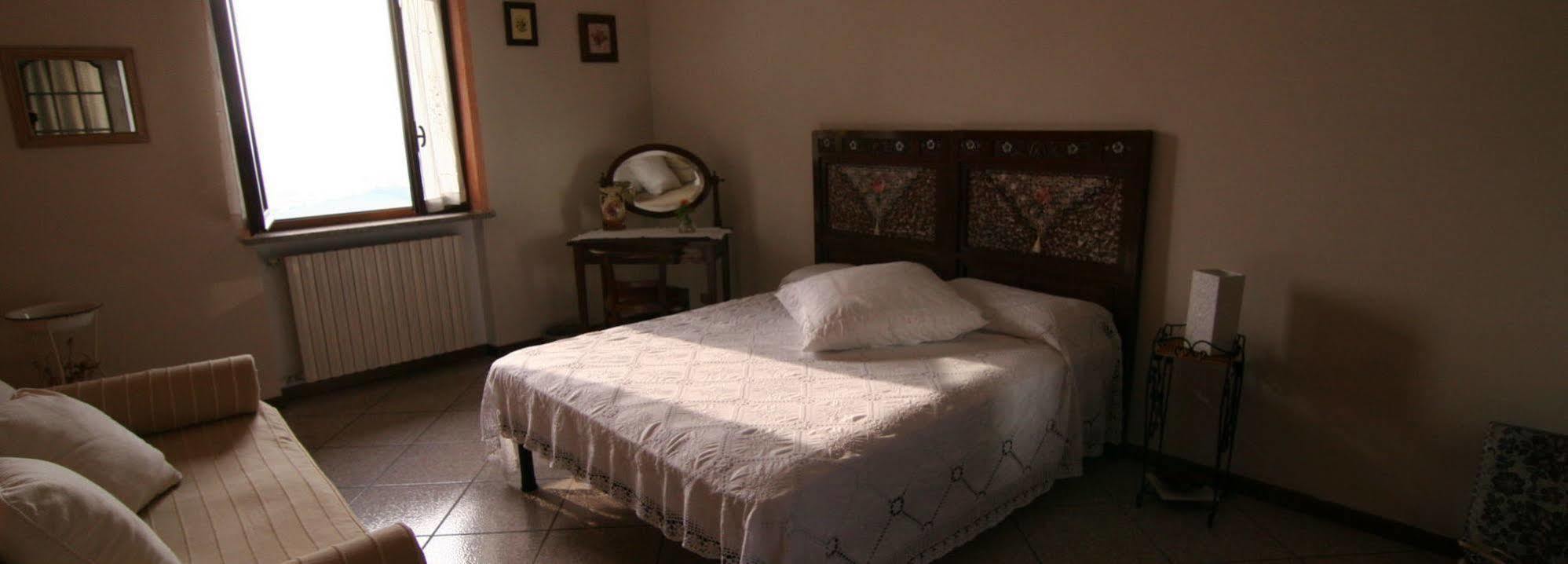 B&B La Taverna Degli Angeli Vezzi Portio Ngoại thất bức ảnh