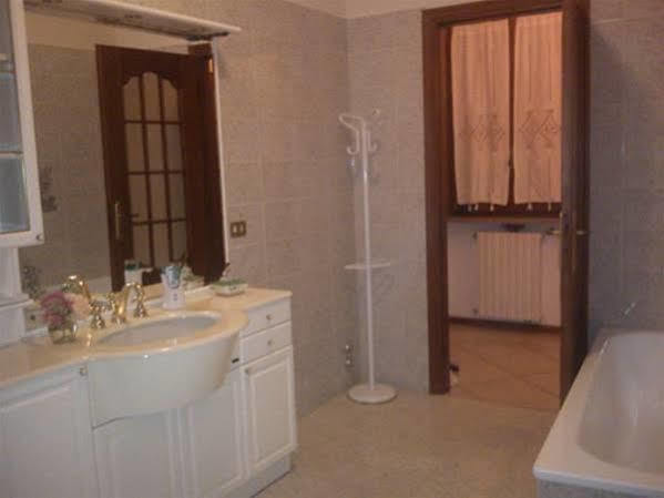 B&B La Taverna Degli Angeli Vezzi Portio Ngoại thất bức ảnh